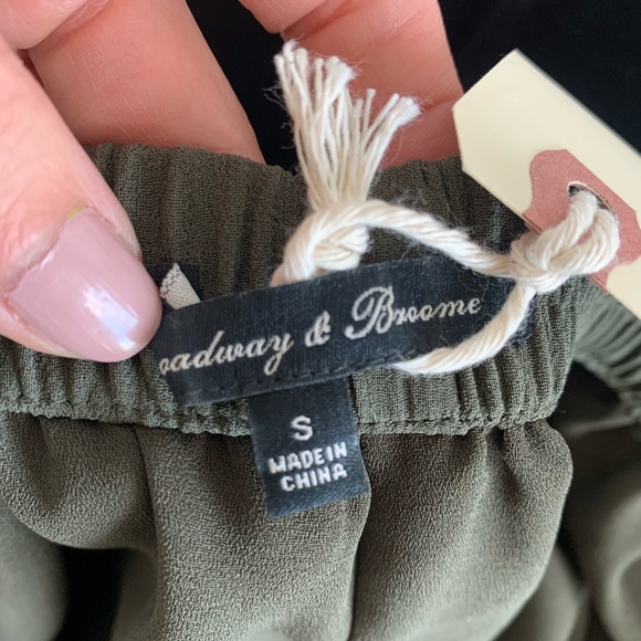 Army green silk shorts - Picture 3 of 4